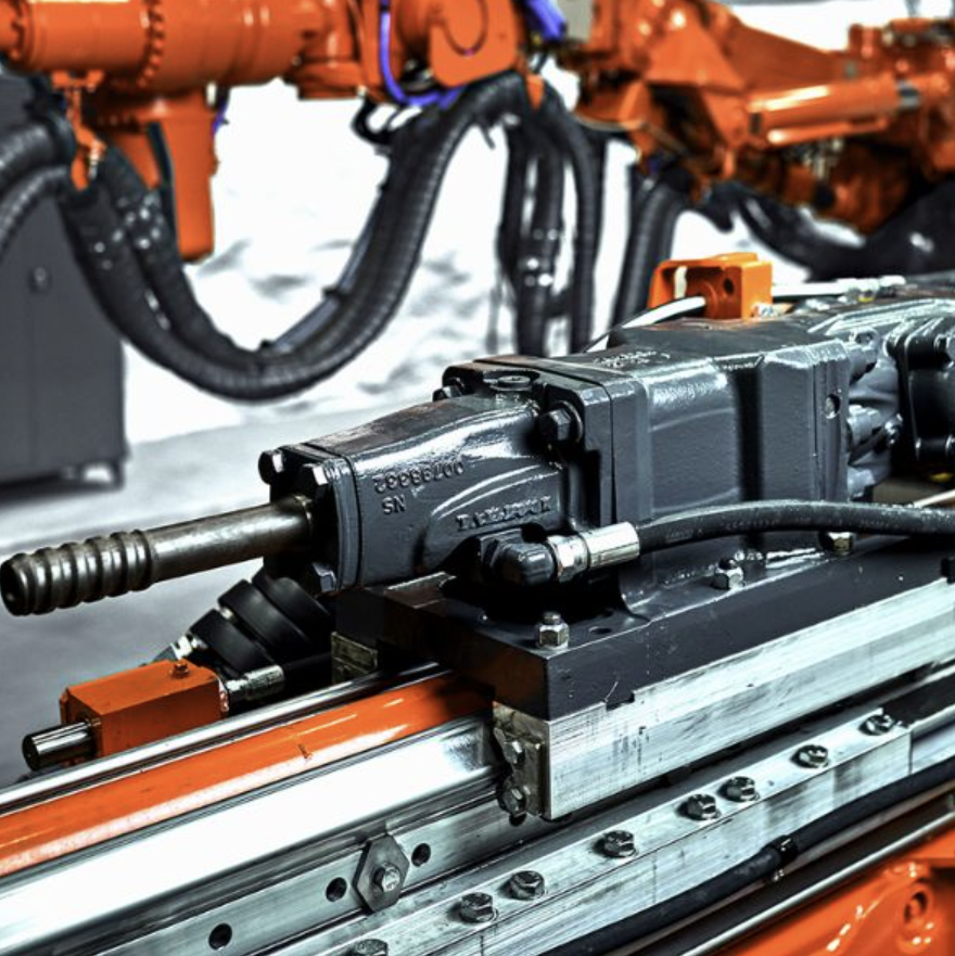 Техническая схема установки запчасти 55046599 в гидравлический перфоратор Sandvik HLX5